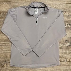 Northface Men’s 1/4 Zip Light gray. Small.